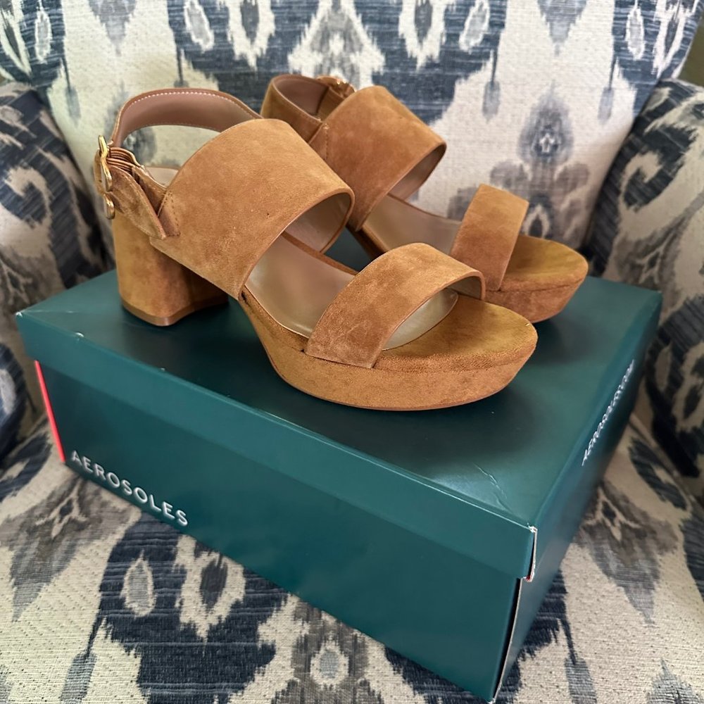 Comfortable Women's Sandal In Cognac Suede Areosoles